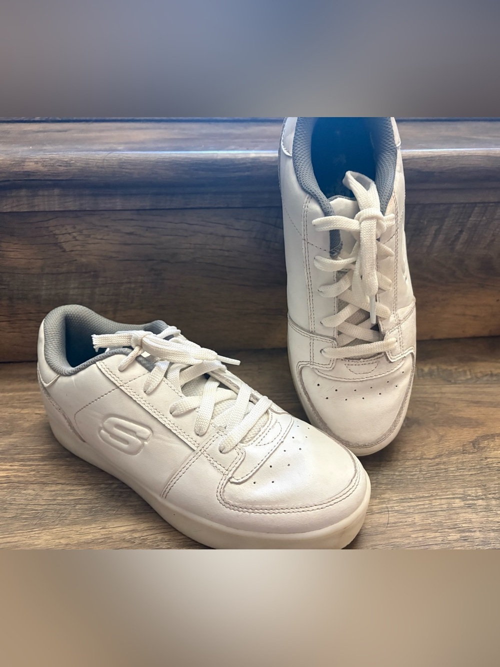 Skechers White Low-Top Sneakers